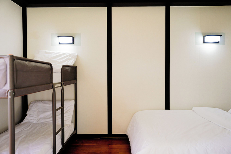 Bedroom 3, ttottot Jeju Backpackers, Seogwipo