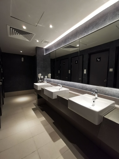 Bathroom, TOOJOU Kota Kinabalu - Travel Meets Social, Kota Kinabalu