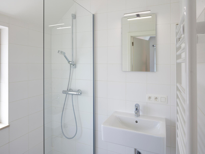 Bathroom, Villa in Breeduyn Village with Garden, West-Vlaanderen