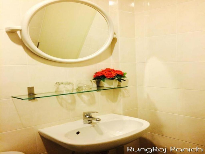 Bathroom 3, RungRoj Panich Hotel, Muang Chon Buri