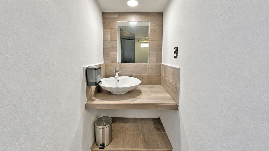Bathroom, Hotel Puerto Juarez, Isla Mujeres
