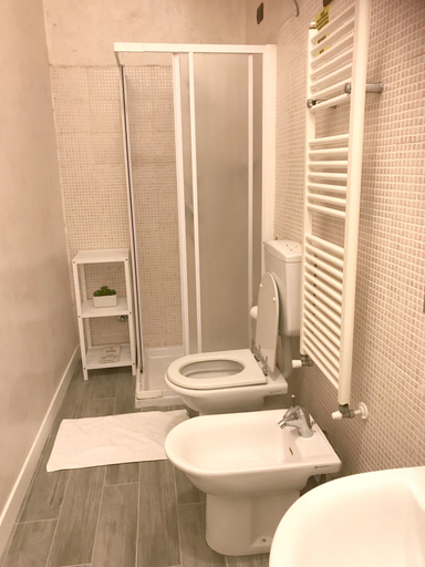Bathroom 2, Sapore di mare 5 Terre Affittacamere, La Spezia