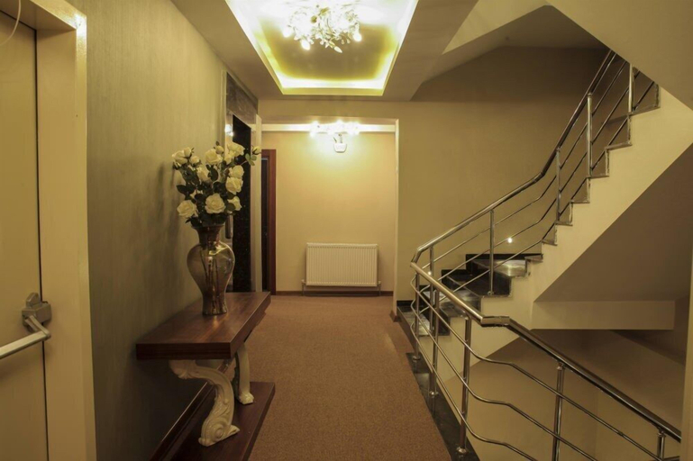 Others 5, Royal Milano Hotel, Merkez