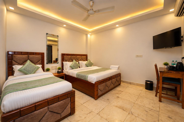 Bedroom 2, Hotel Yes Boss - Walking Distance New Delhi Railway Station, Delhi