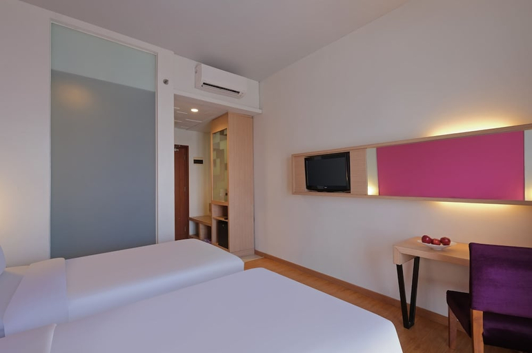 Bedroom 5, Quest Hotel Simpang Lima - Semarang by Aston, Semarang