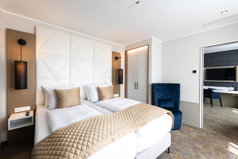 Bedroom 4, Best Western Premier Royal Blue - Adult Only, Leipzig