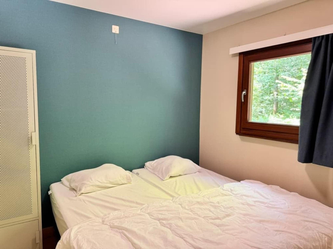 Bedroom 4, Woodland chalet in Namur, Namur