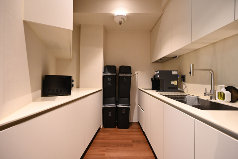 Private kitchen 2, Anon Stay, Jung