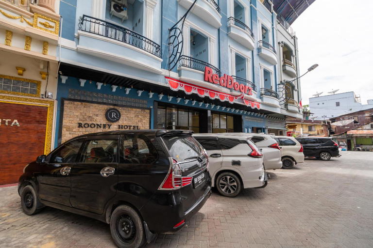 Exterior & Views 2, RedDoorz Plus near Ramayana Pematangsiantar, Pematangsiantar