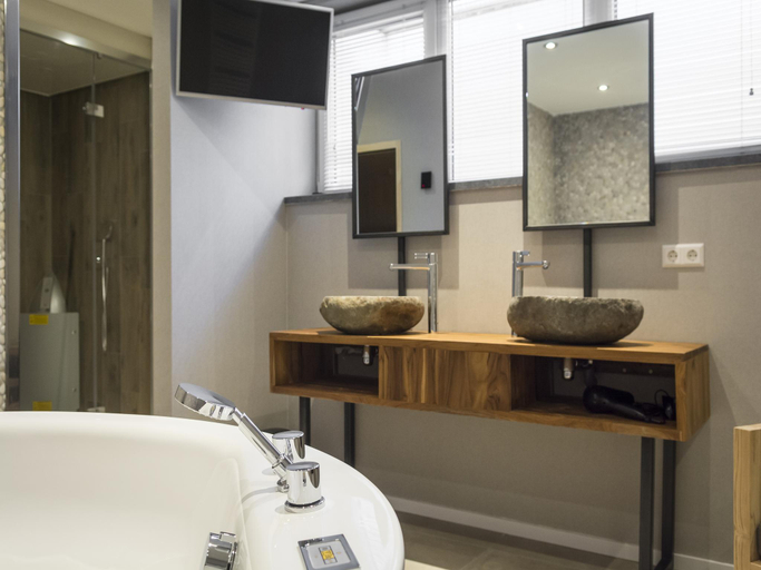 Bathroom 3, Ritzy Villa in De Cocksdorp Texel with Sauna, Texel