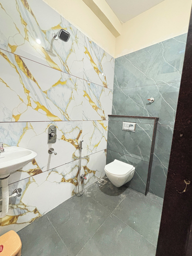 Bathroom 2, Hotel Vaibhav palace, Ujjain