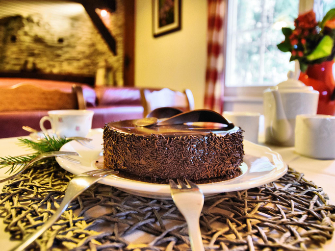 Food & Drinks 4, Cozy Chalet with Sauna, Wibrin, Luxembourg