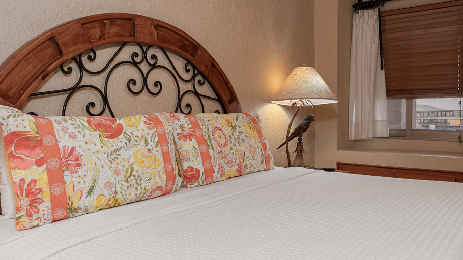 Room 4, Beautiful Beachfront Retreat With Panoramic Ocean Views, Puerto Peñasco