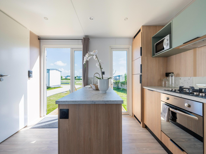 Kitchen 2, Caravan Bredene by the sea, West-Vlaanderen