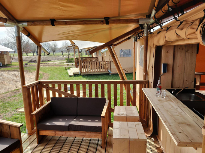 Balcony/terrace 5, Forest-Edge Glamping Tent, Noordoostpolder