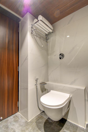 Bathroom 3, Hotel Majestic Crest, Mumbai Suburban