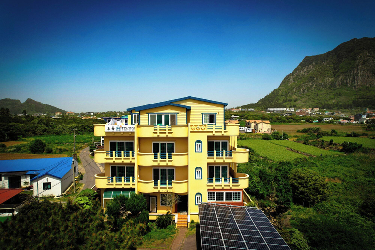 Exterior & Views 2, ttottot Jeju Backpackers, Seogwipo