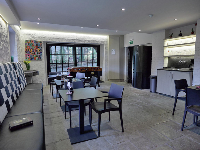Food & Drinks 4, Spacious Villa in Liège, Liège