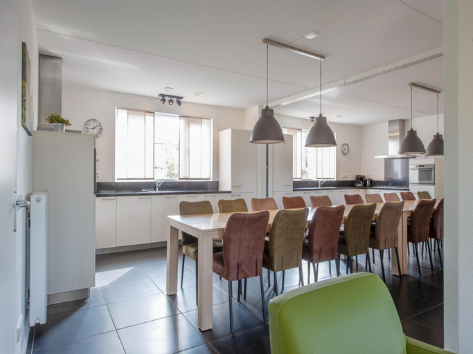 Food & Drinks 3, Villa in Arcen with Pool Family Amenities, Arcen en Velden