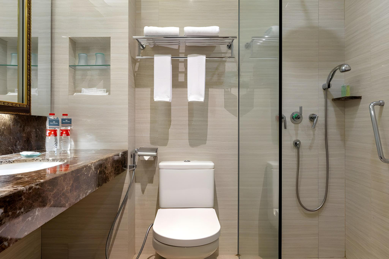 Bathroom 5, Hotel Santika Bandung, Bandung