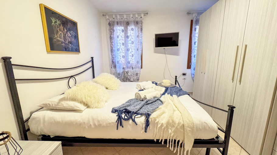Room 5, Sailor's House by Ca-sa Check, Venezia