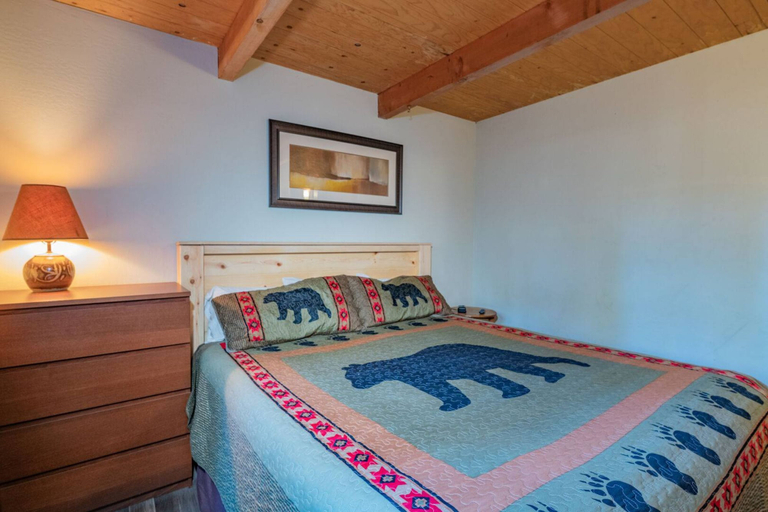 Bedroom 2, Moonridge Hideaway, San Bernardino