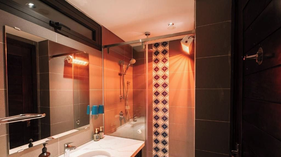 Bathroom 3, Spacious Modern Apt -2BR2BA- In Center, Đống Đa