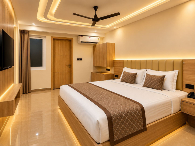 Room 5, Hotel Akrati Inn Vrindavan, Mathura