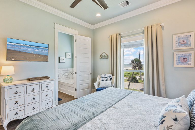 Room 4, Easy Breezy 4 Bedroom Home, Galveston