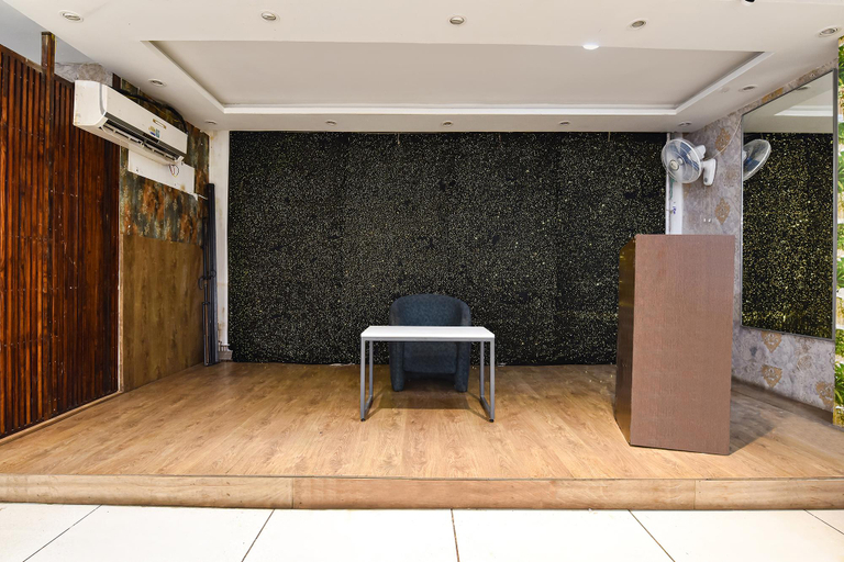 Lobby 5, Fabhotel Rudraksh Inn, Indore