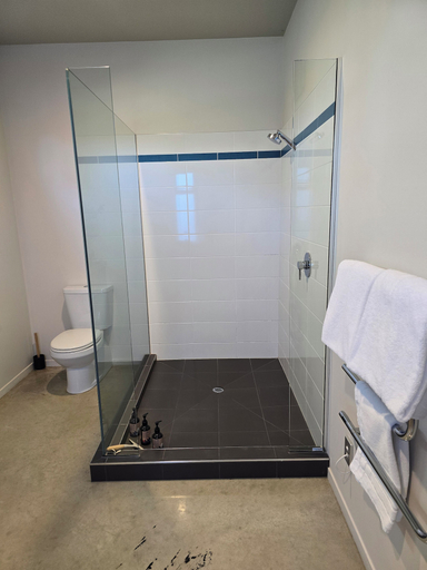 Bathroom 1, Appleby House & Rabbit Island Huts, Tasman