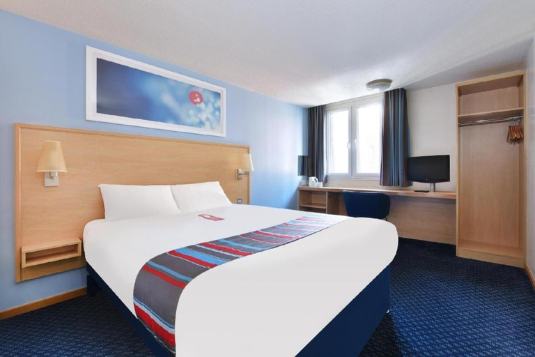 Bedroom 2, Travelodge Bedford Marston Moretaine, Central Bedfordshire