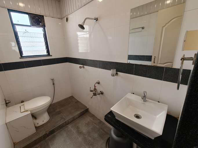 Bathroom 3, Hotel Shiv Sangram Ahmednagar, Ahmadnagar