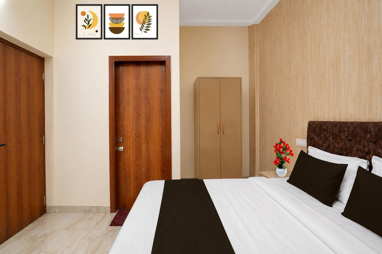 Room 2, Deluxe Hotel Prince, Sahibzada Ajit Singh Nagar