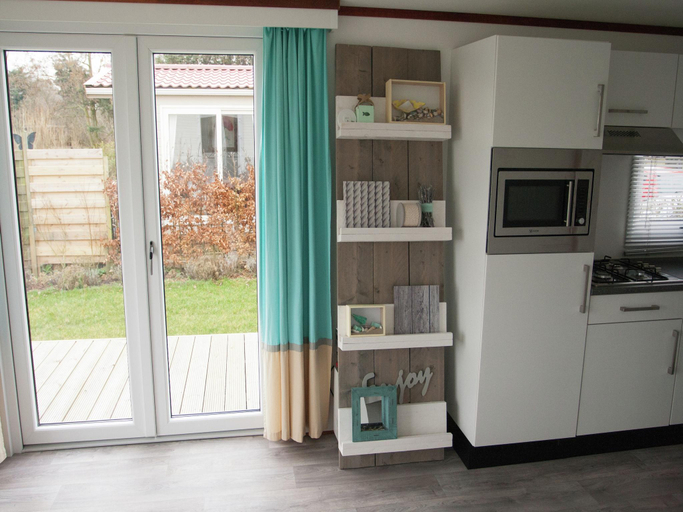 Others 4, Chalet with dishwasher near the Wadden Sea, Wieringen