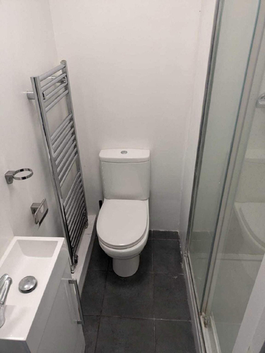 Bathroom 3, Coventry Central Roomz, Coventry