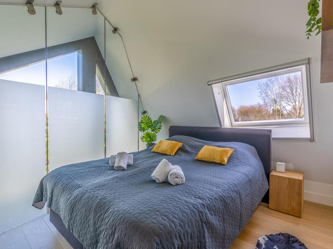 Bedroom 4, Relaxed and atmospheric 6-person villa near the forest., Texel