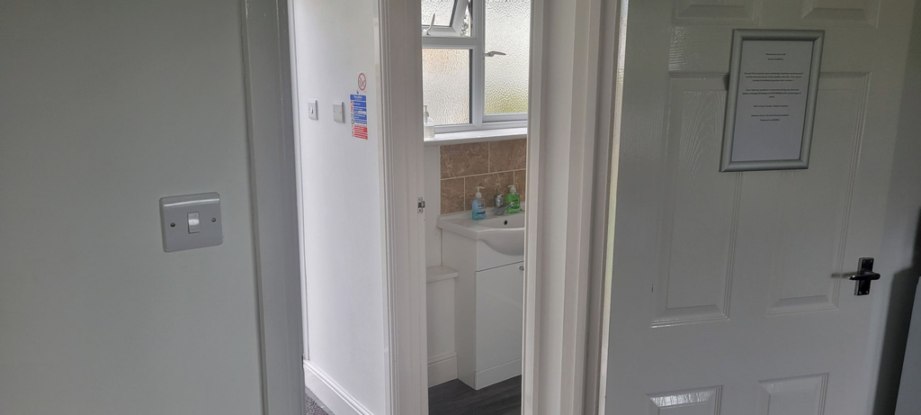 Bathroom 2, Serenity Studio in Saltash, Cornwall