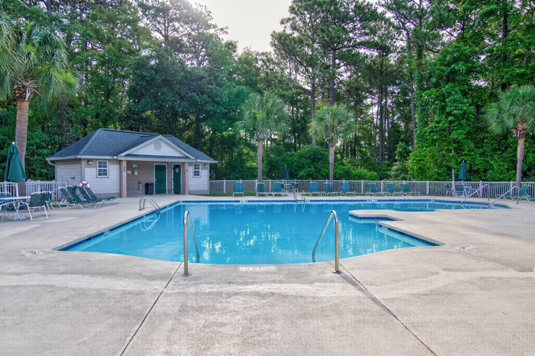 Pool, 6e Palmetto Paradise 2 Bedroom Condo, Georgetown