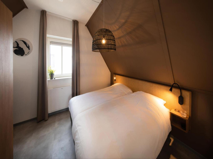 Bedroom 2, Premium water 4p villa in Thorn, Thorn