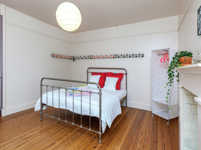 Bedroom 2, Monumental art-deco villa in protected dune area 50 metres from the sea, West-Vlaanderen