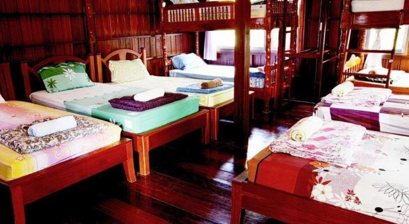 Bedroom 2, RuenNamyen Resort, Muang Samut Songkhram