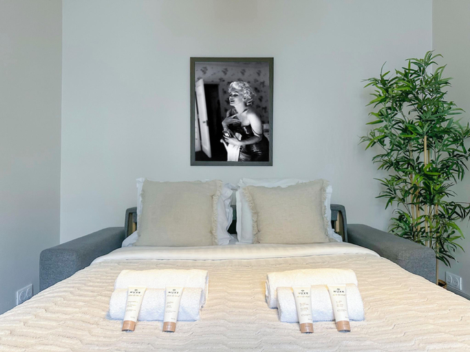 Bedroom 4, TOCQUEVILLE, Paris