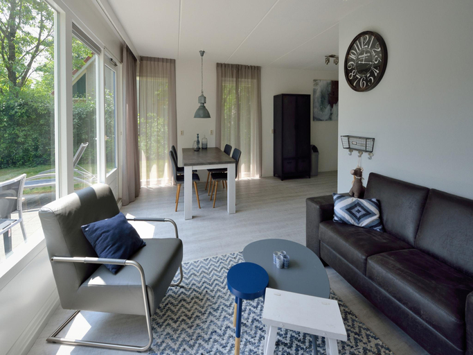 Interior view 4, Waterfront Villa w/ Views, Slochteren