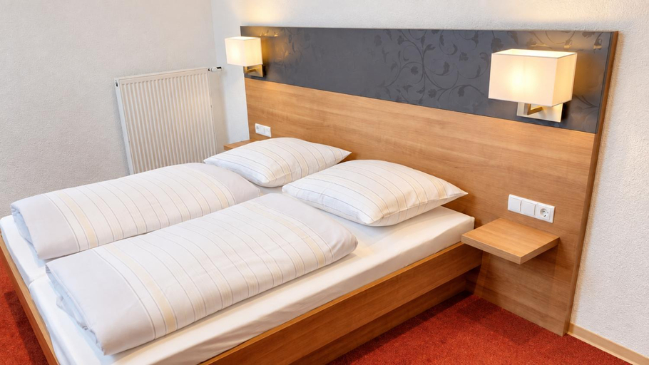 Bedroom 2, Hotel & Flammerie Pfeffermuhle, Kaiserslautern