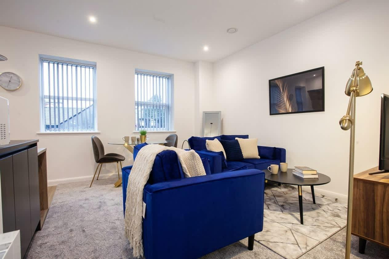 Others 4, Lovely Open Plan 1 Bedroom Apartment in Bolton, Bolton