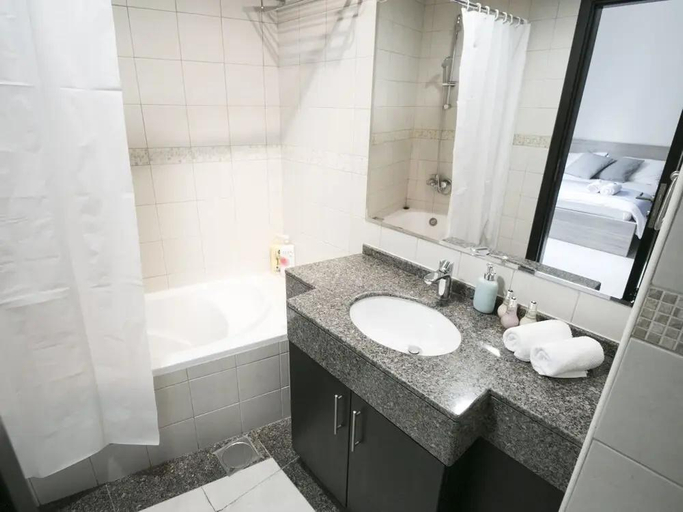 Bathroom 5, HiGuests - Bay central, Dubai