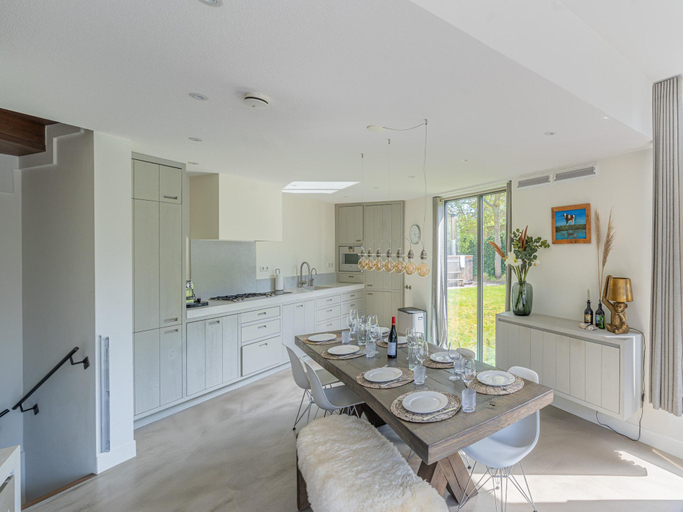 Interior view 5, Charming 8-person villa with hot tub near the forest, Texel