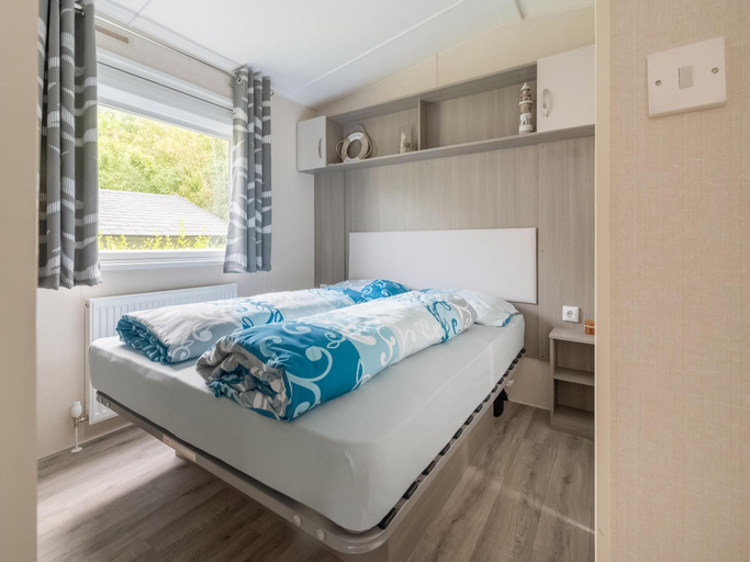Bedroom 5, Luxury chalet with garden in quiet location in Renesse, Schouwen-Duiveland
