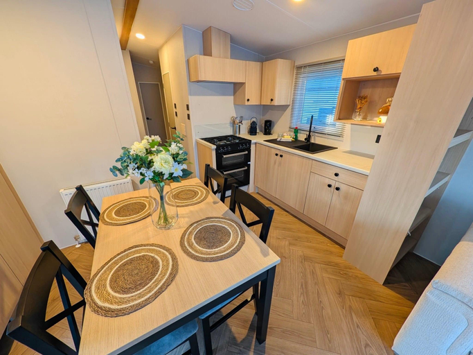 Kitchen, Mobile Home with Shared Pool for 6 Guests, Limburg